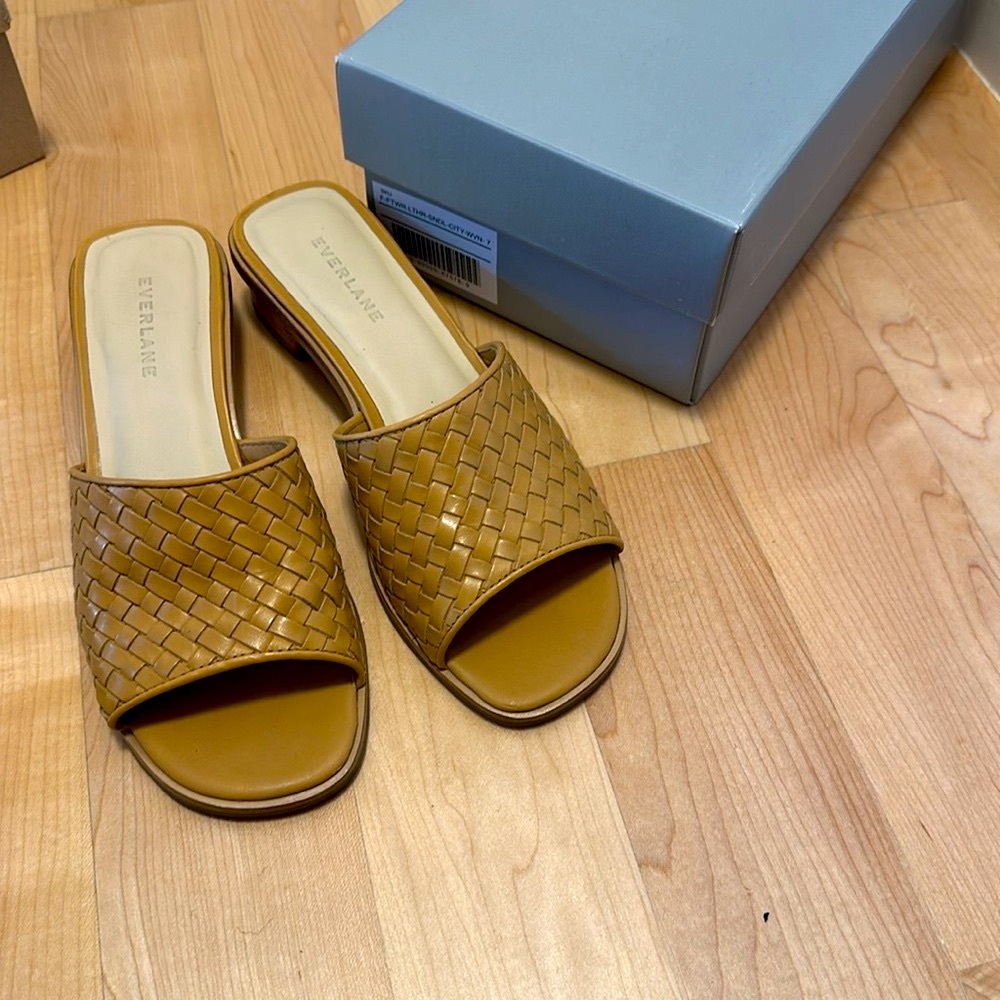 Brand new Everlane sandals